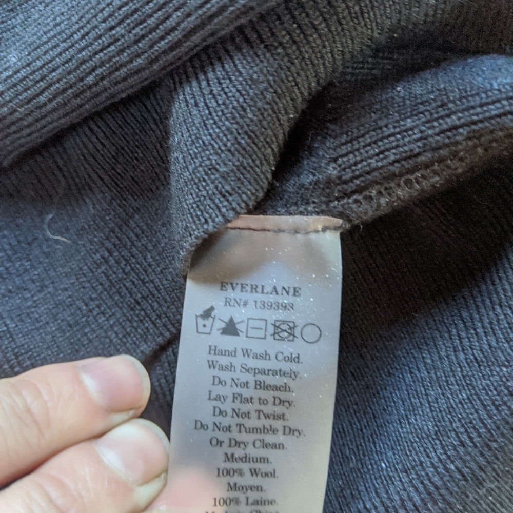 Everlane black wool sweater - Picture 2 of 2